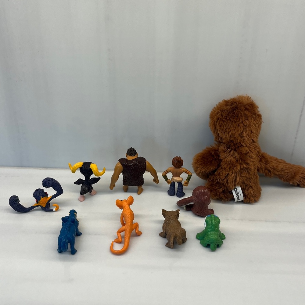 2012 Croods Action Figures - Picture 2 of 3